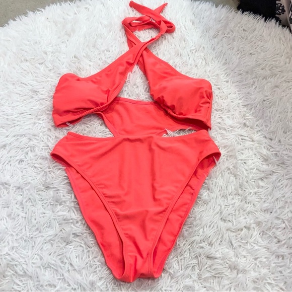 Wild Fable Cross Front Halter Cutout One Piece Swimsuit Coral Pink‎ Size medium - Picture 3 of 7